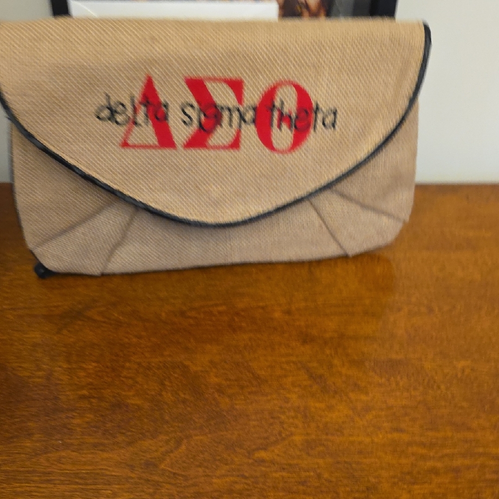 Delta Sigma Theta Tan Clutch